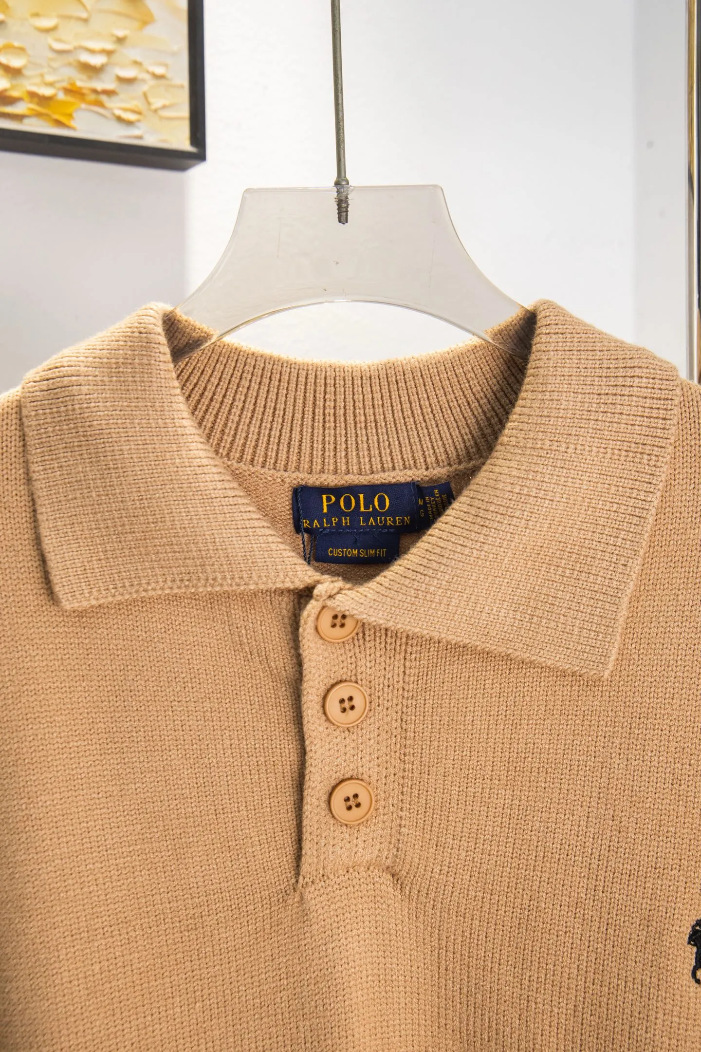 P230 Style number: Y258 Ralph Lauren POLO twist button open-chest sweater is a limited edition every year. There won’t be many styles in the store! Ralph Lauren men's half-button sweater. The shape is really nice. It can be worn alone or as a coat. It can be worn outside the inner layer. It is versatile and looks good. Tag, hanging grain, washable, packaging bag, full set of accessories. The appearance is quite high. The workmanship is super exquisite. Color: navy, gray, apricot, navy. Size: S M L XL
